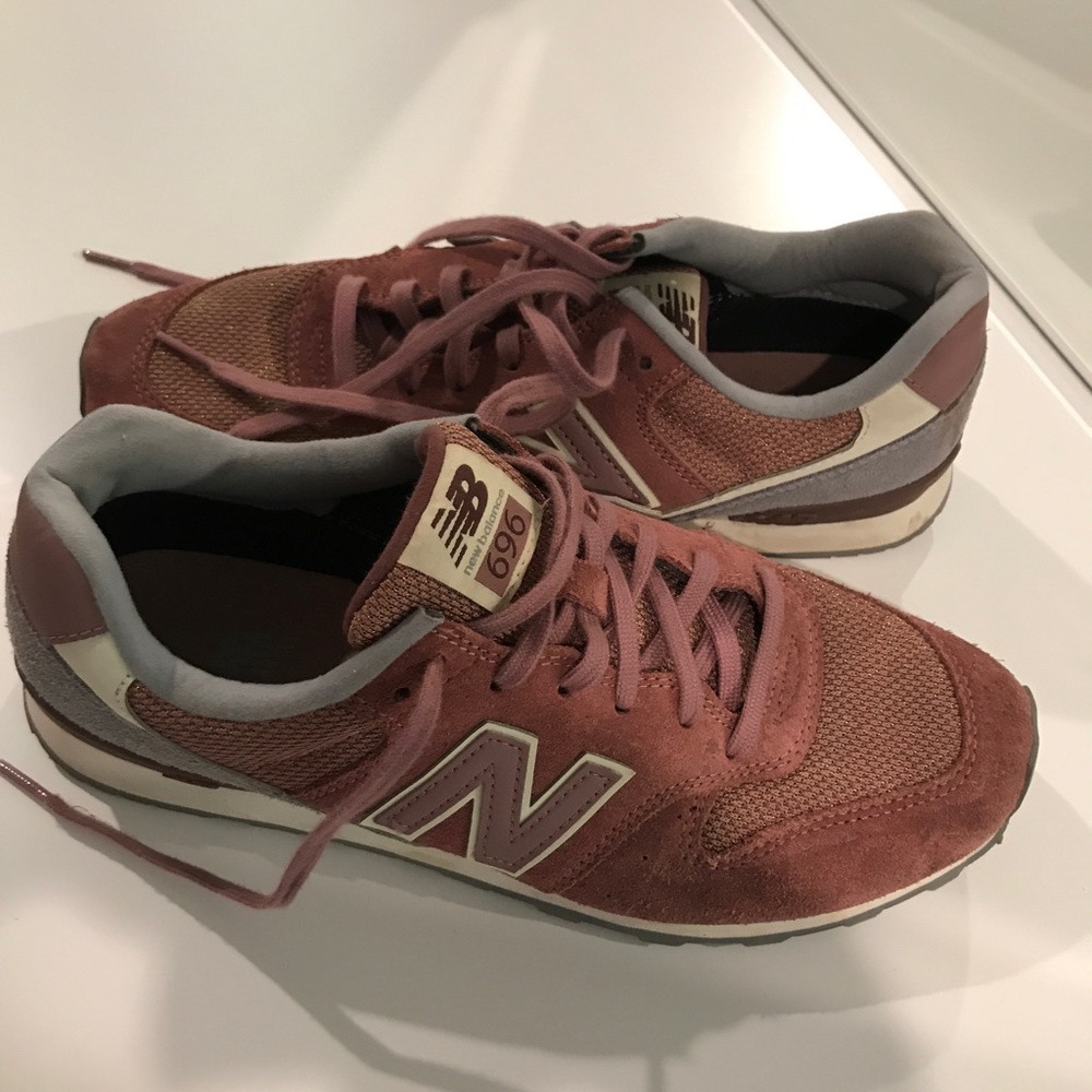 New balance 696